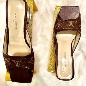 Louis Vuitton Paris vintage square slides size 33 1/2 - size 7